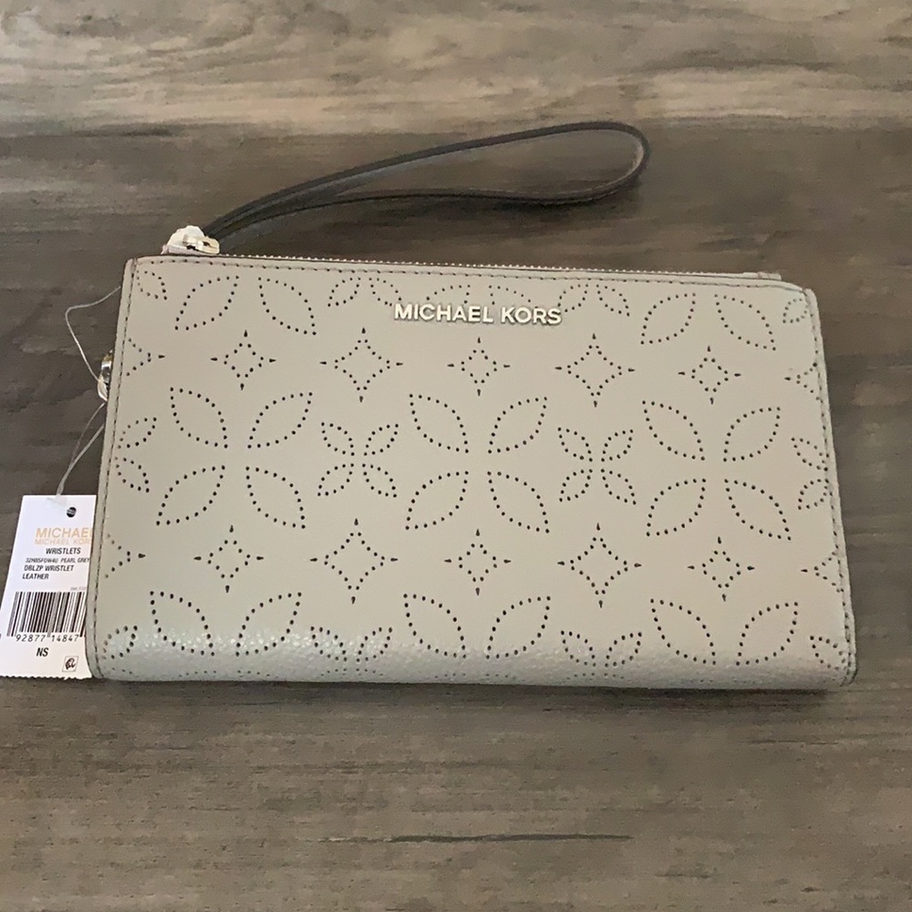 New! Michael Kors Pearl Grey Adele Phone Wrislet
